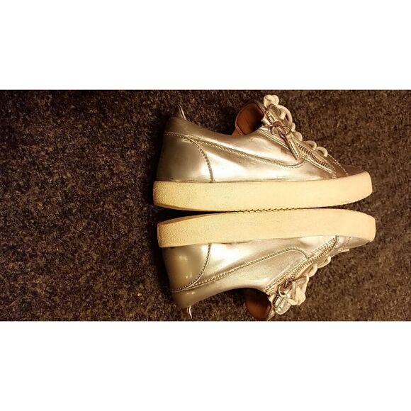 Giuseppe Zanotti size 39 Disighner shoes. Made in Italy. In fair condition. - Picture 5 of 16